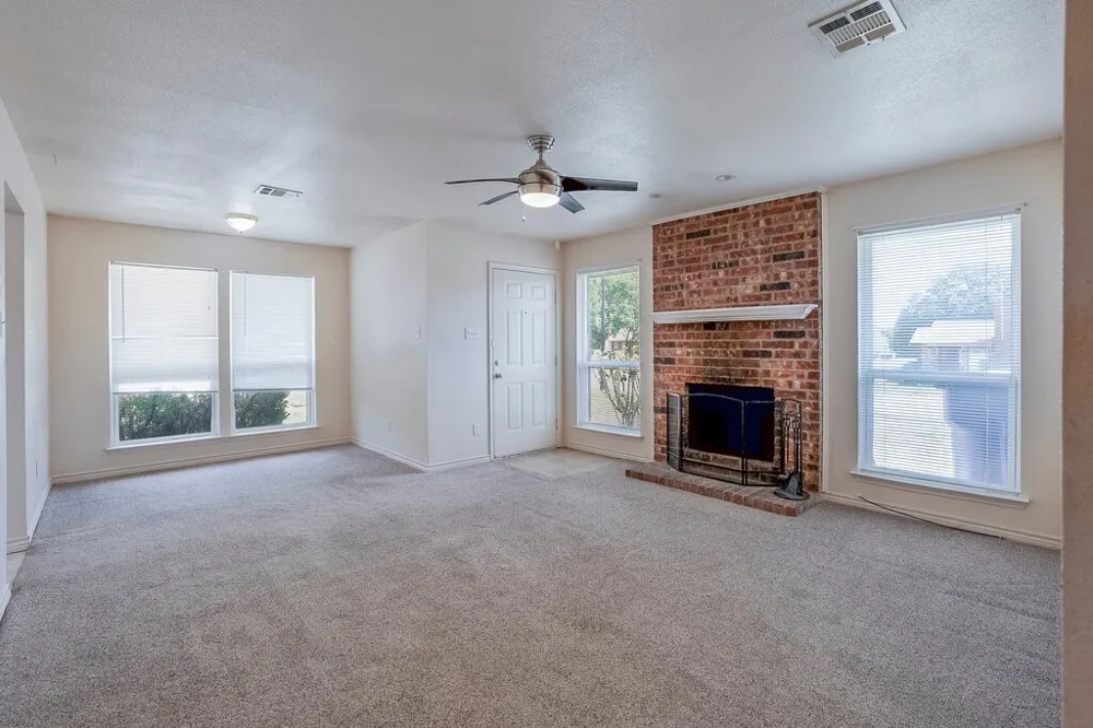 113 Oak Wood Lane Kennedale, TX 76060