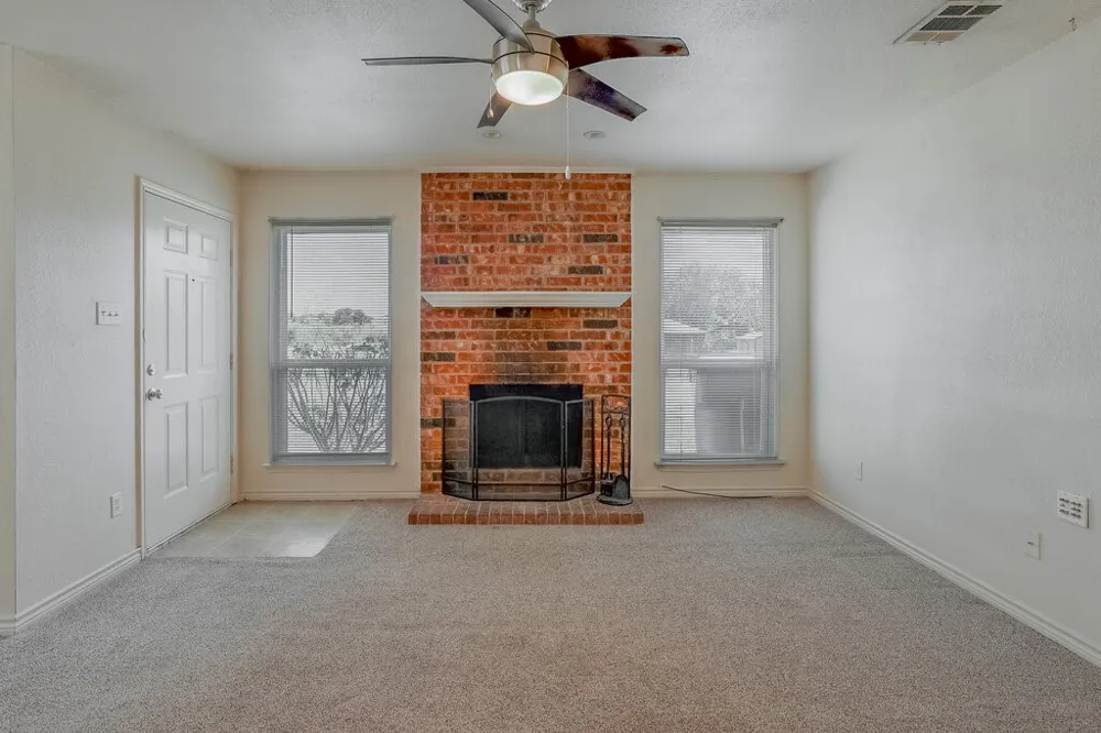 113 Oak Wood Lane Kennedale, TX 76060