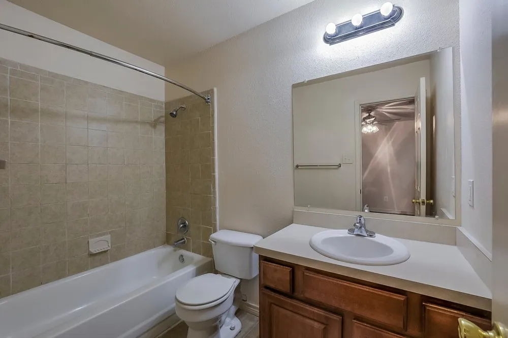 113 Oak Wood Lane Kennedale, TX 76060