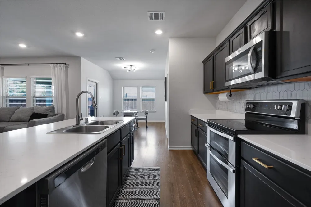 13113 Don Fisher Lane Providence Village, TX 76227