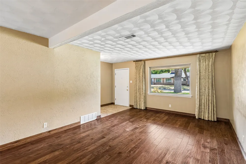 505 Caduceus Lane Hurst, TX 76053