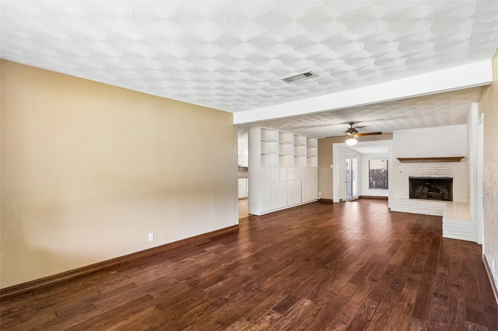 505 Caduceus Lane Hurst, TX 76053