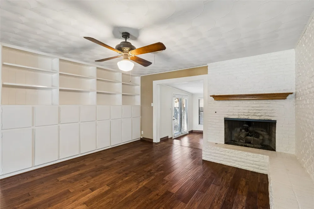 505 Caduceus Lane Hurst, TX 76053