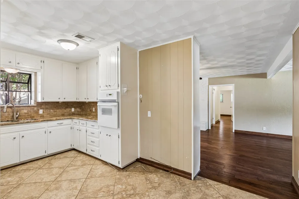 505 Caduceus Lane Hurst, TX 76053