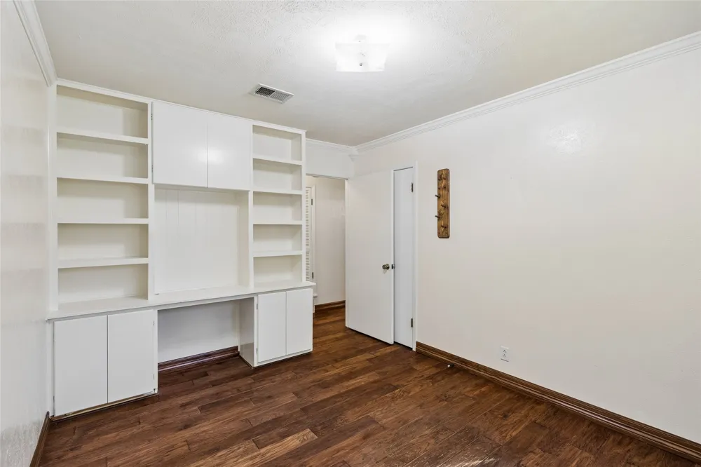505 Caduceus Lane Hurst, TX 76053