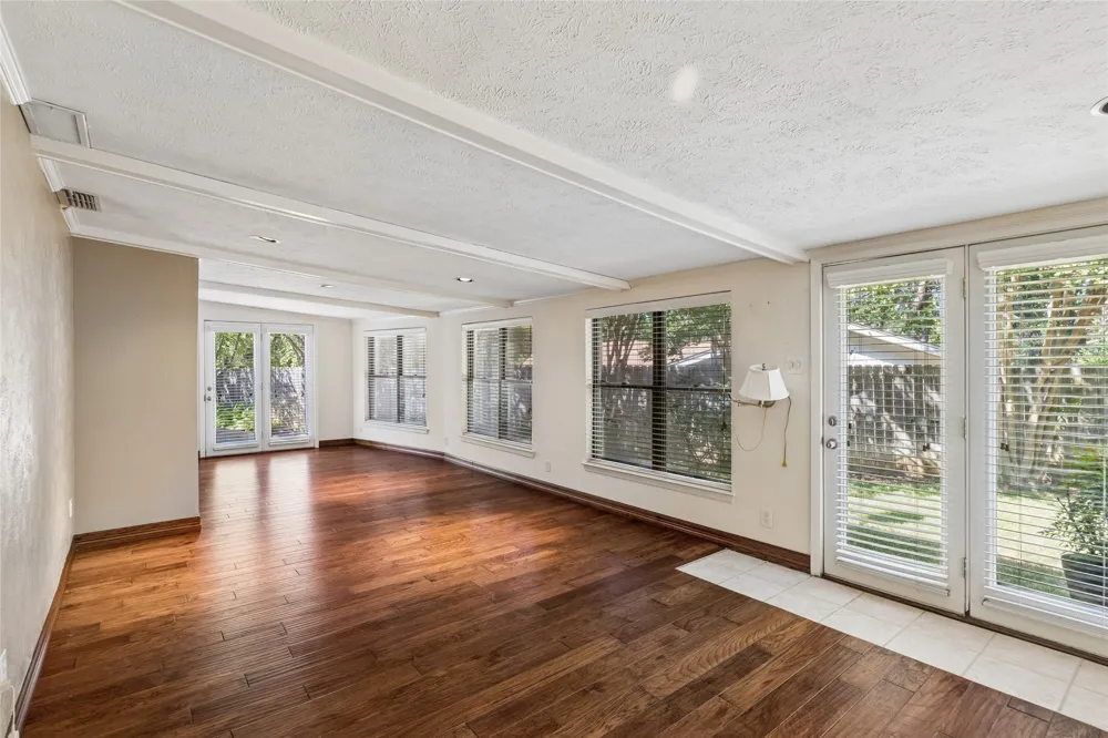 505 Caduceus Lane Hurst, TX 76053