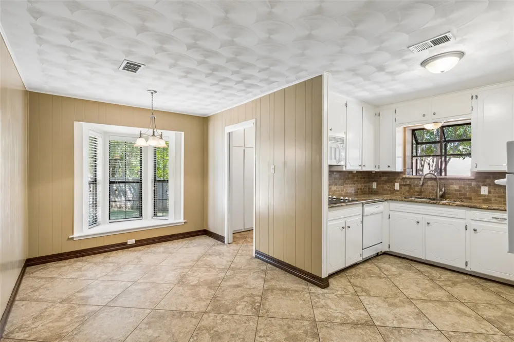 505 Caduceus Lane Hurst, TX 76053