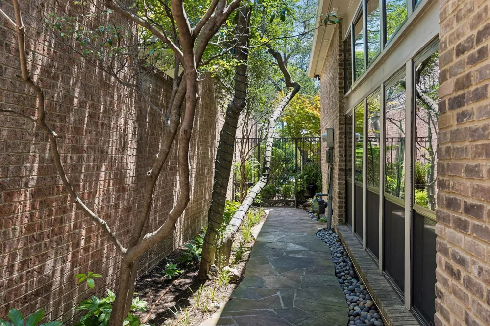 6015 Shetland Drive Dallas, TX 75230
