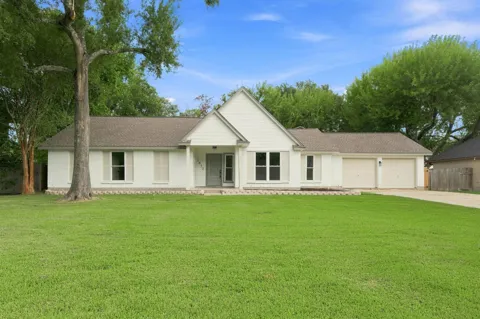 1512 Windsor Drive