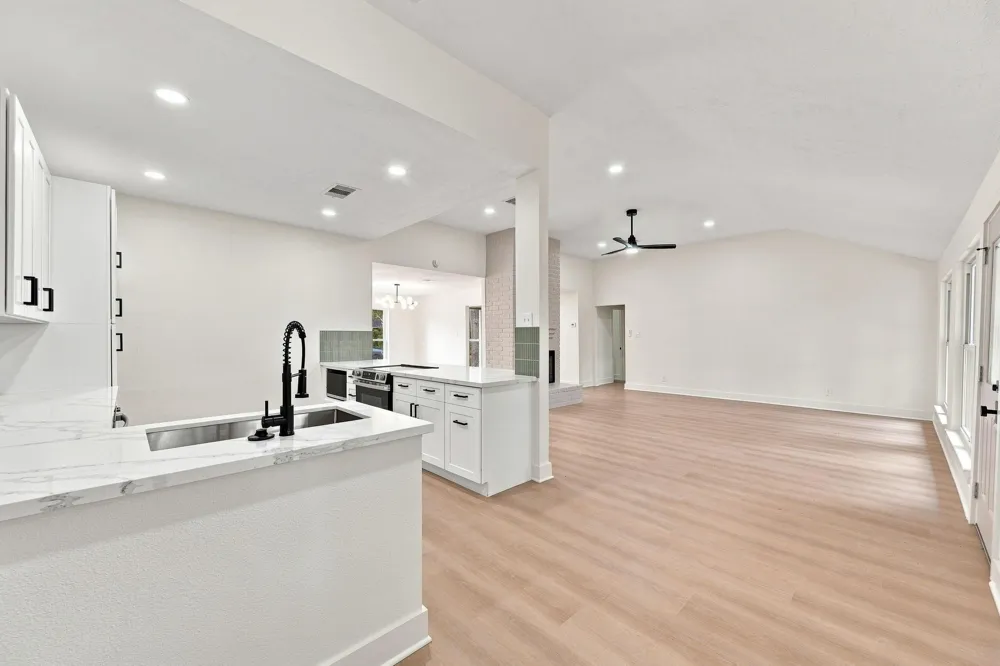 1512 Windsor Drive Friendswood, TX 77546