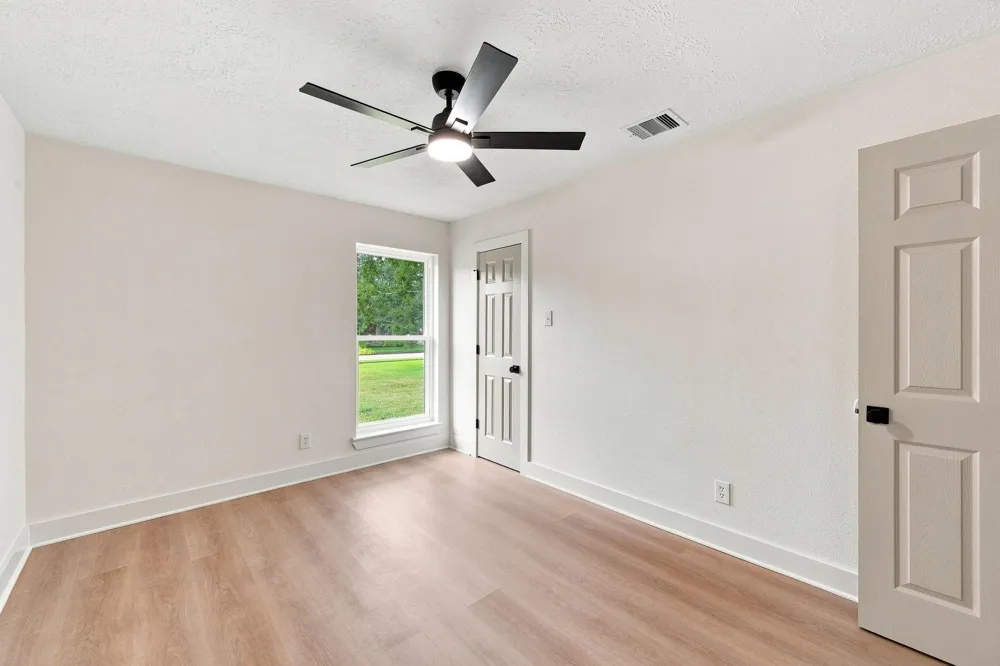 1512 Windsor Drive Friendswood, TX 77546