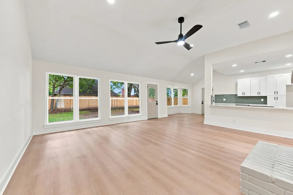 1512 Windsor Drive Friendswood, TX 77546