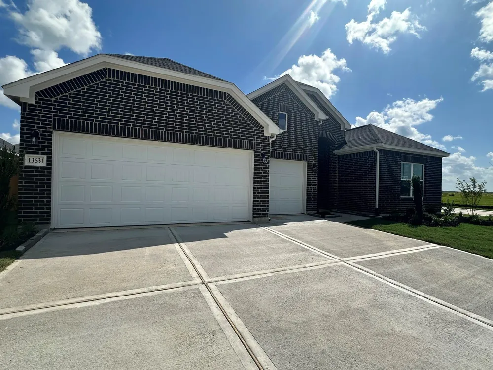 13631 Lago Vista Drive Iowa Colony, TX 77583