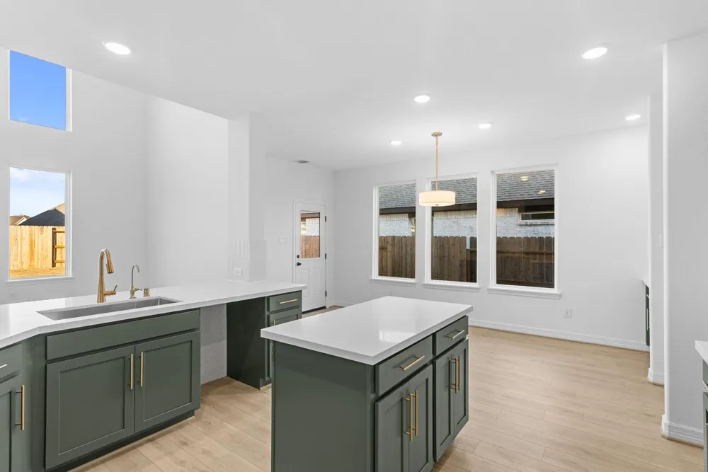 7739 Topaz Ridge Drive Angleton, TX 77515