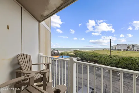 2000 New River Inlet Road #1101