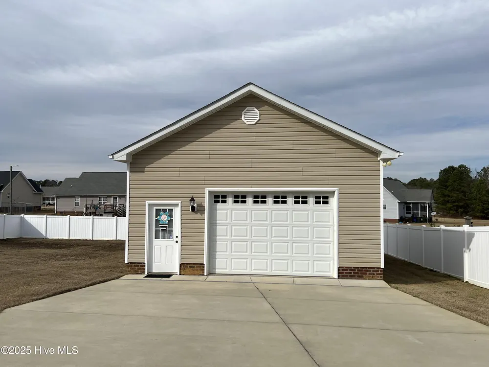 6725 Hemlock Court Sims, NC 27880