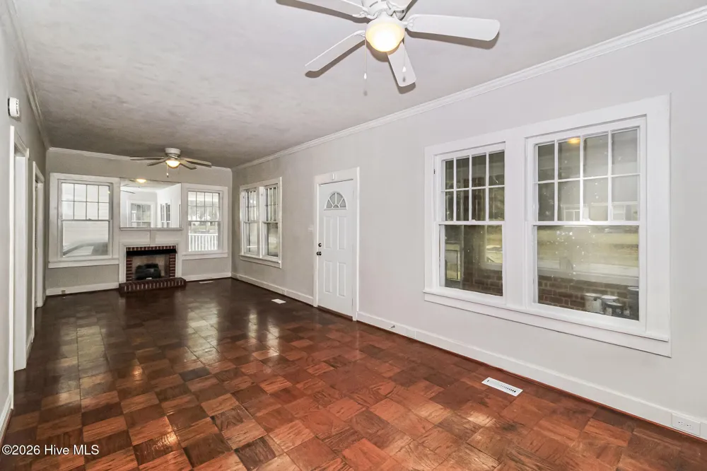 114 E Clay Street Whiteville, NC 28472