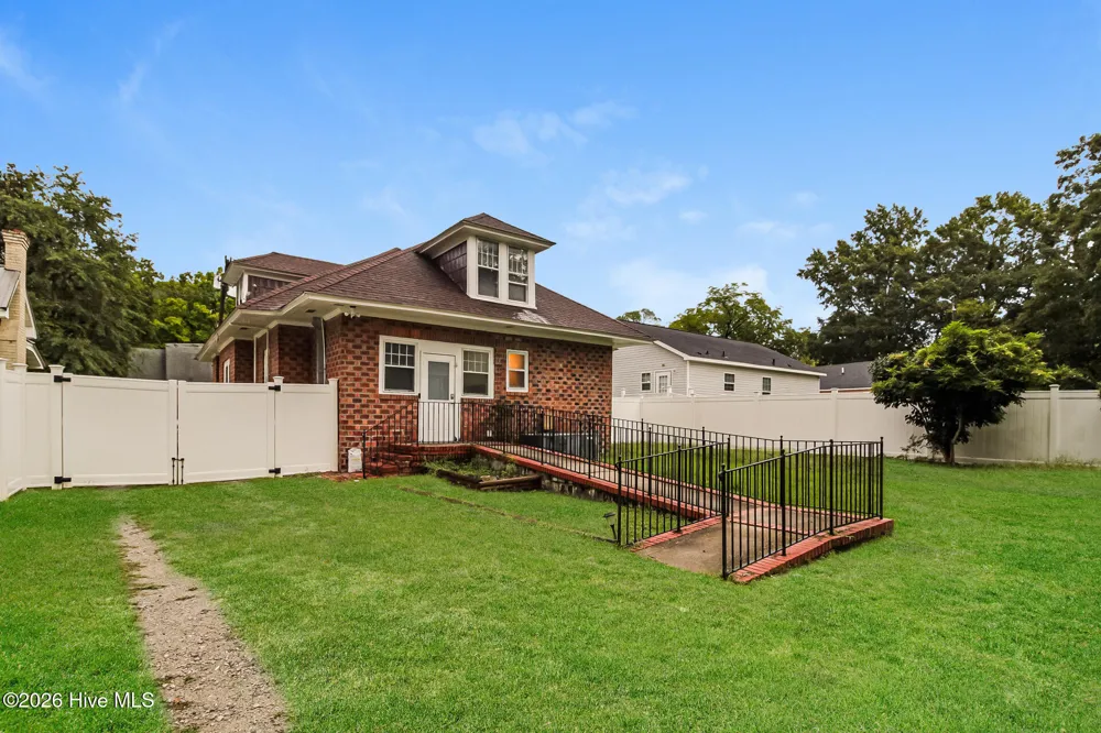 114 E Clay Street Whiteville, NC 28472