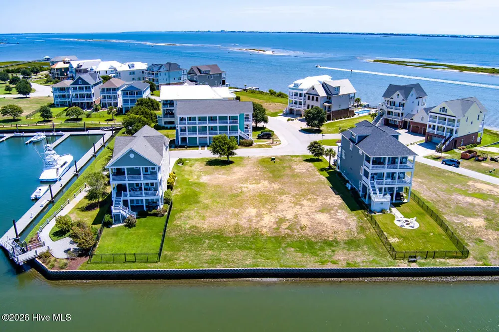 329 Oxton Place Newport, NC 28570