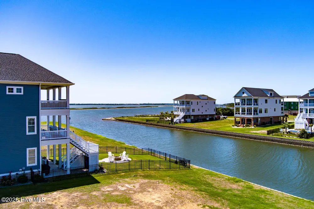329 Oxton Place Newport, NC 28570