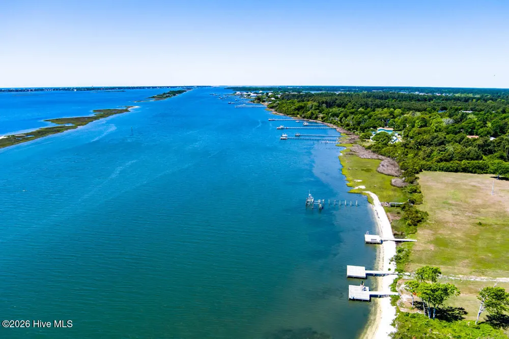 329 Oxton Place Newport, NC 28570