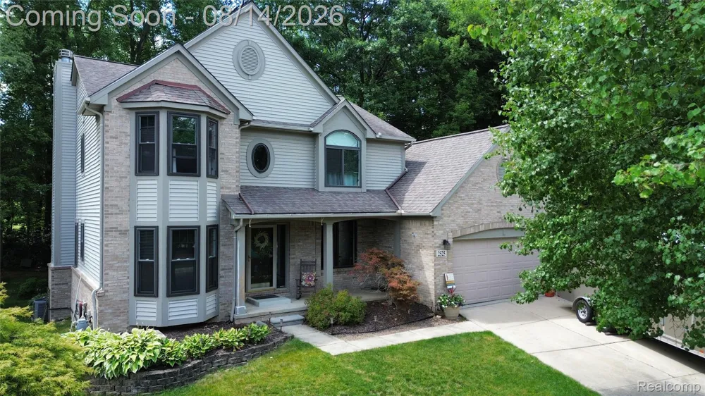 2525 Baltusrol Court Commerce Charter Township, MI 48382