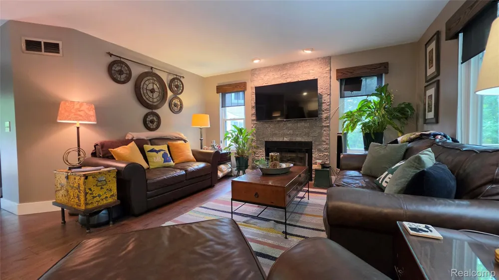 2525 Baltusrol Court Commerce Charter Township, MI 48382