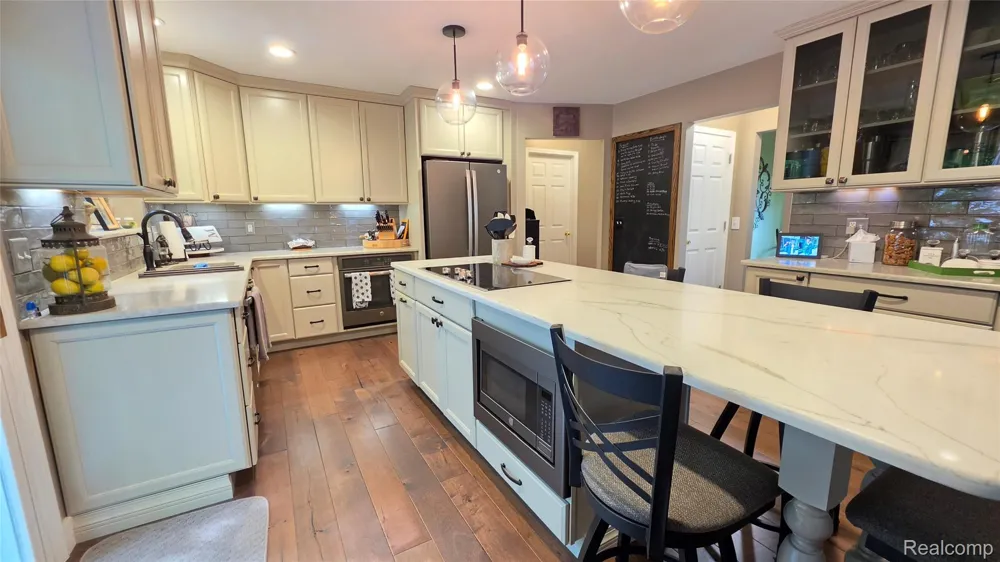 2525 Baltusrol Court Commerce Charter Township, MI 48382