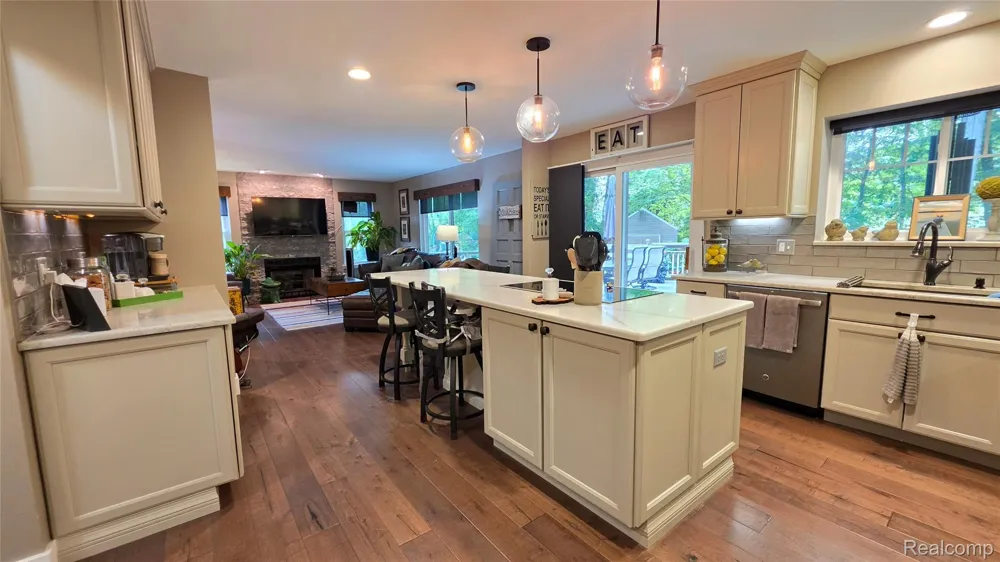 2525 Baltusrol Court Commerce Charter Township, MI 48382
