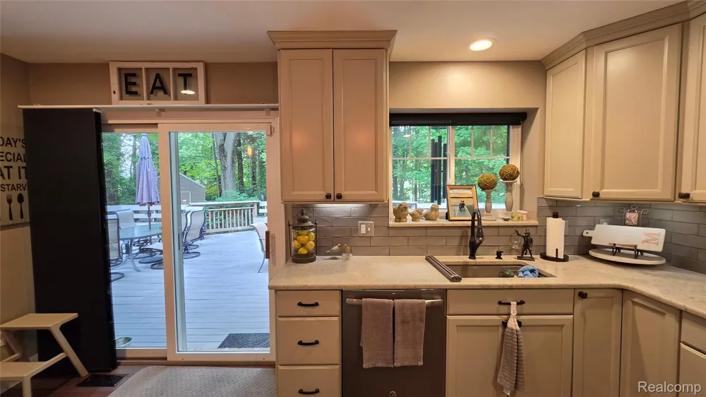 2525 Baltusrol Court Commerce Charter Township, MI 48382