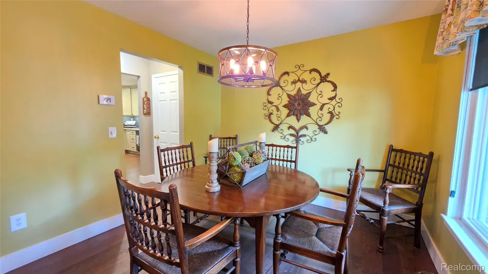 2525 Baltusrol Court Commerce Charter Township, MI 48382