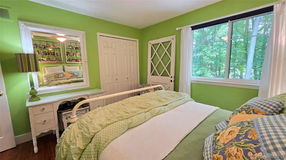 2525 Baltusrol Court Commerce Charter Township, MI 48382