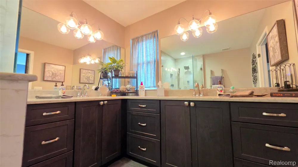 2525 Baltusrol Court Commerce Charter Township, MI 48382
