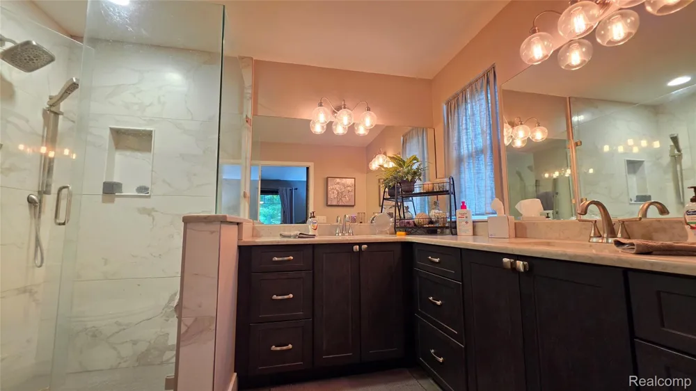 2525 Baltusrol Court Commerce Charter Township, MI 48382