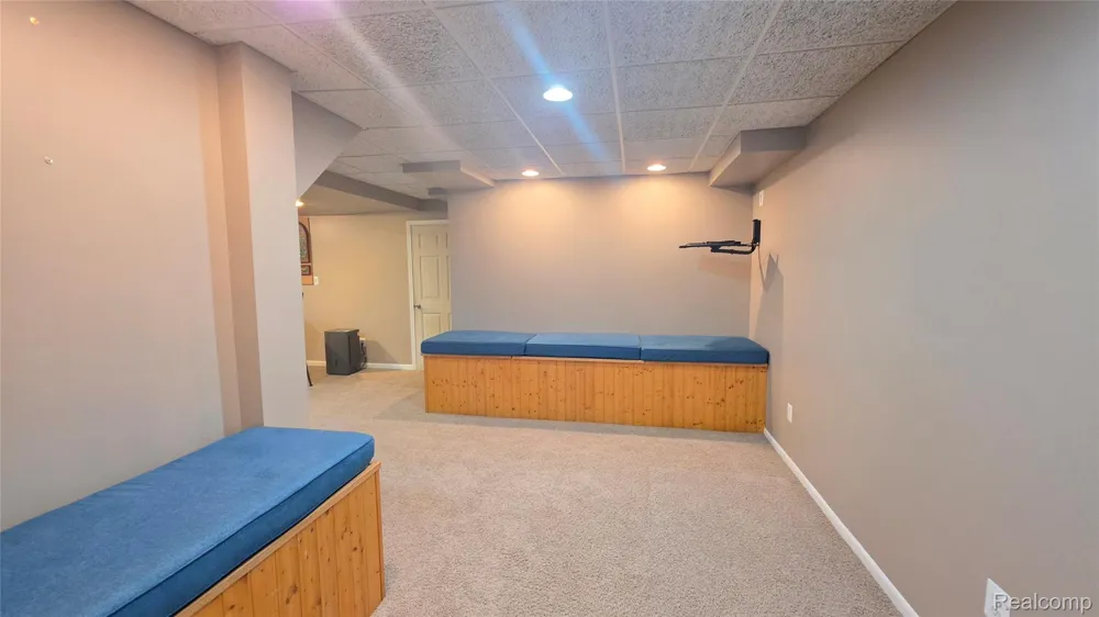 2525 Baltusrol Court Commerce Charter Township, MI 48382