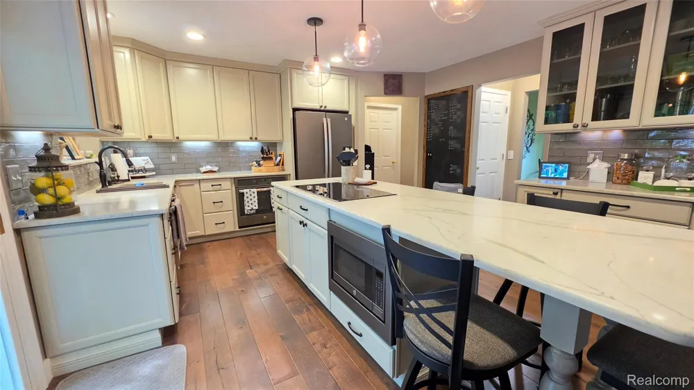 2525 Baltusrol Court Commerce Charter Township, MI 48382