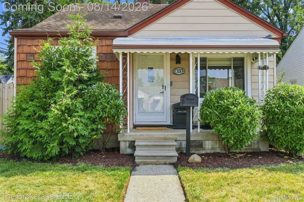 2190 Mapledale Street Ferndale City, MI 48220