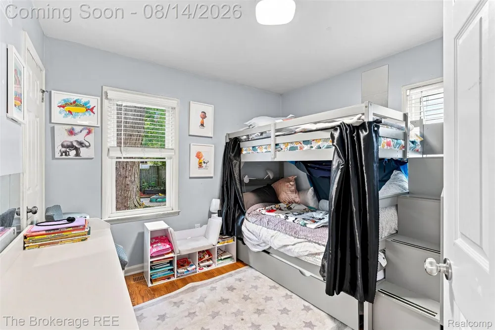 2190 Mapledale Street Ferndale City, MI 48220