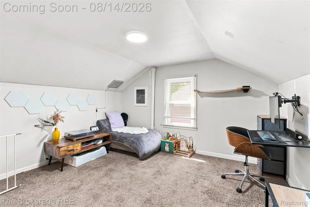 2190 Mapledale Street Ferndale City, MI 48220