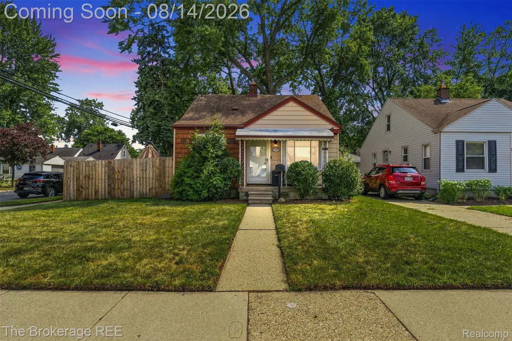 2190 Mapledale Street Ferndale City, MI 48220