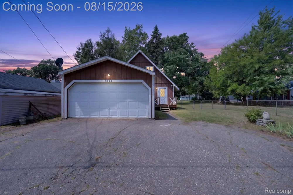 4235 Lake Grove Court White Lake Charter Township, MI 48383
