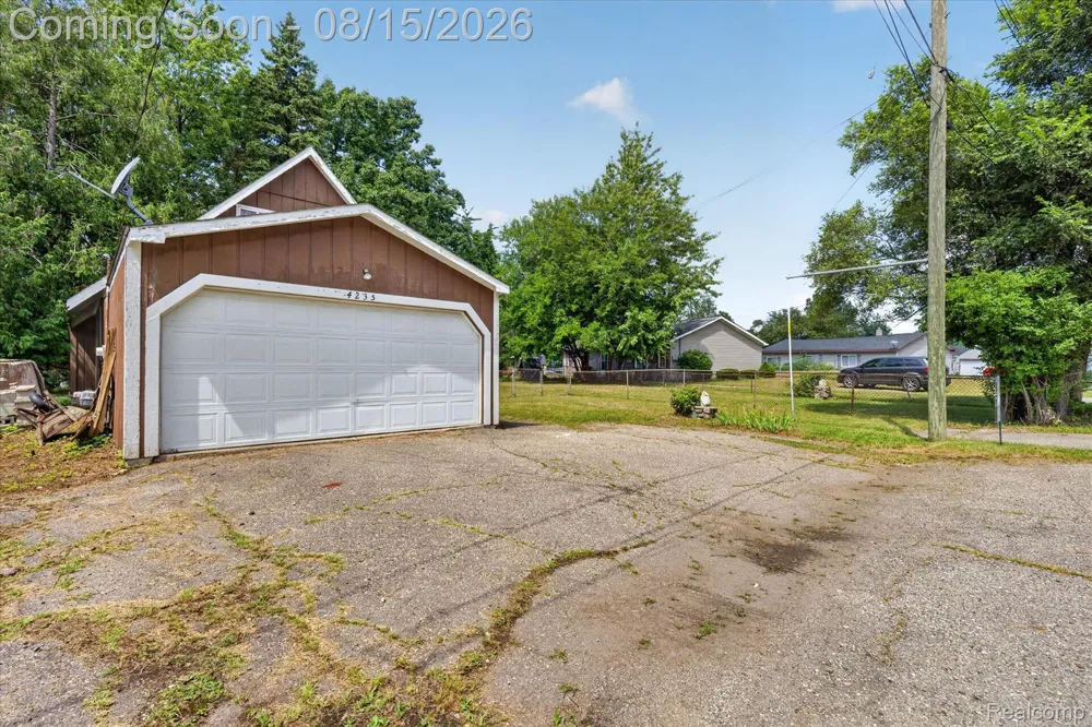 4235 Lake Grove Court White Lake Charter Township, MI 48383