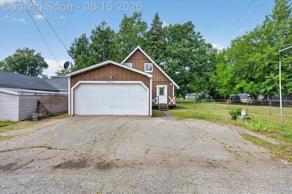 4235 Lake Grove Court White Lake Charter Township, MI 48383