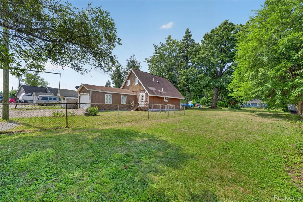 4235 Lake Grove Court White Lake Charter Township, MI 48383