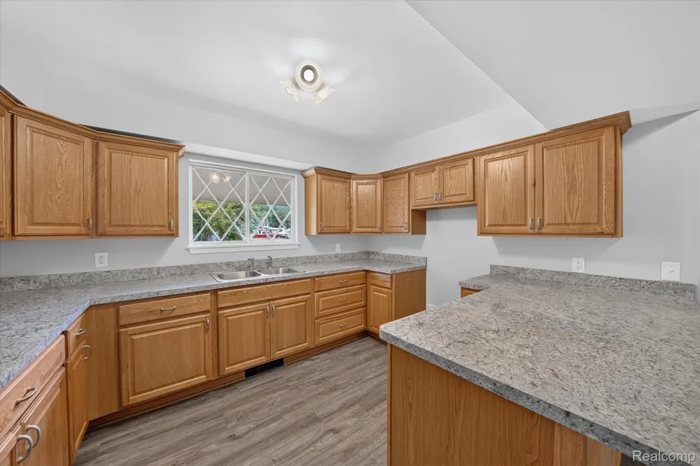 4235 Lake Grove Court White Lake Charter Township, MI 48383