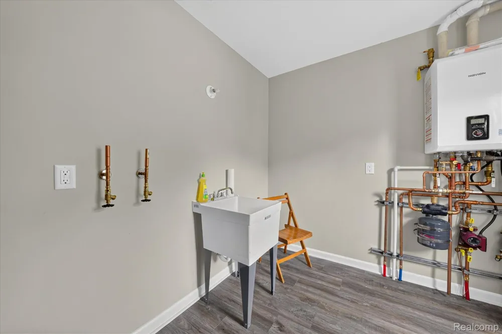 4235 Lake Grove Court White Lake Charter Township, MI 48383