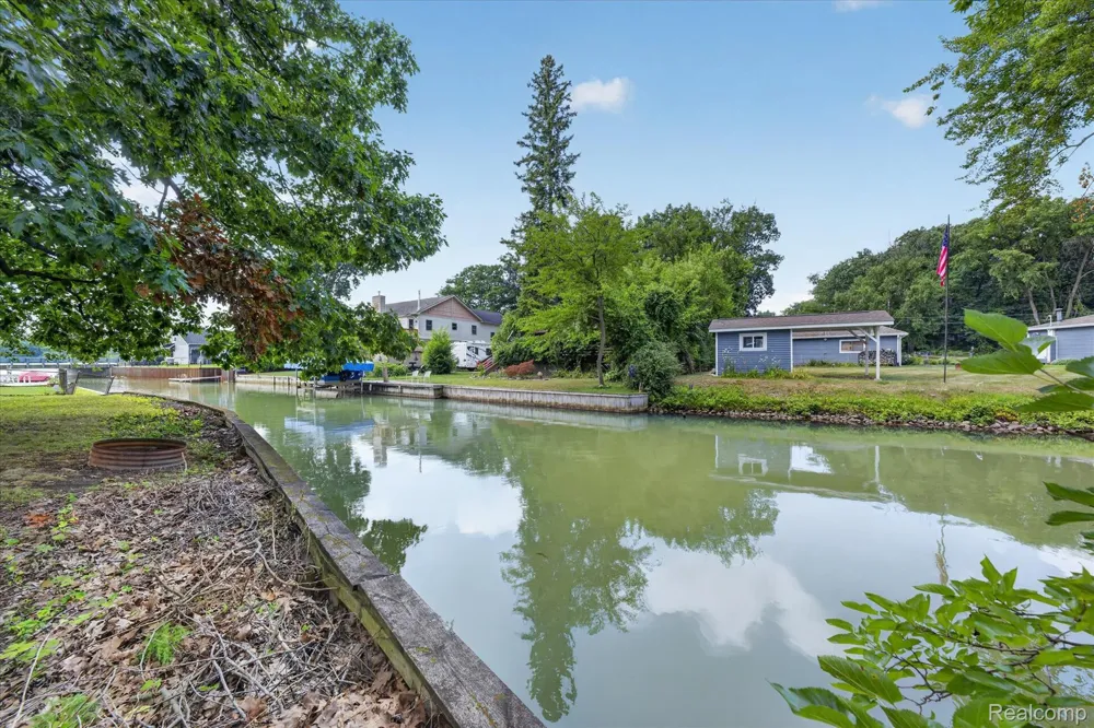 4235 Lake Grove Court White Lake Charter Township, MI 48383