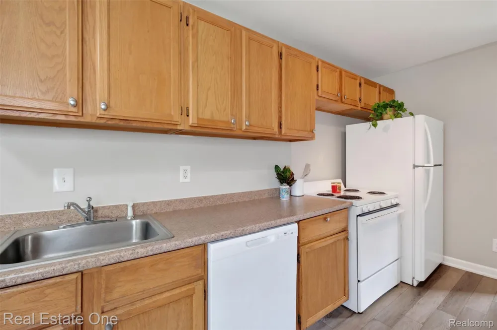 4467 16TH STREET Wyandotte City, MI 48192