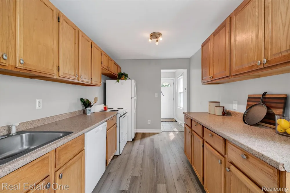 4467 16TH STREET Wyandotte City, MI 48192