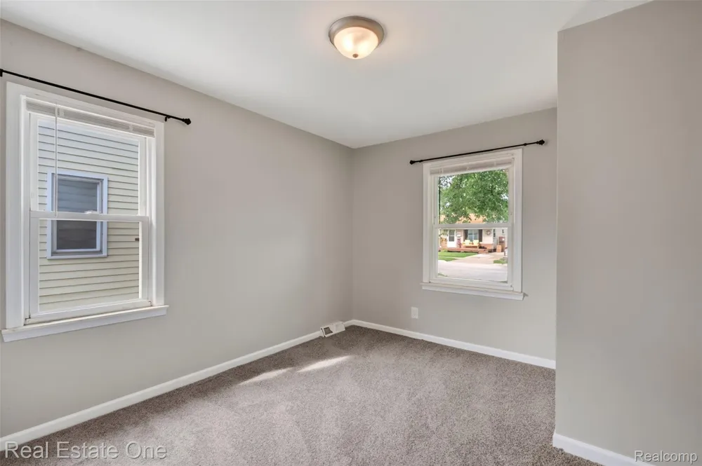 4467 16TH STREET Wyandotte City, MI 48192